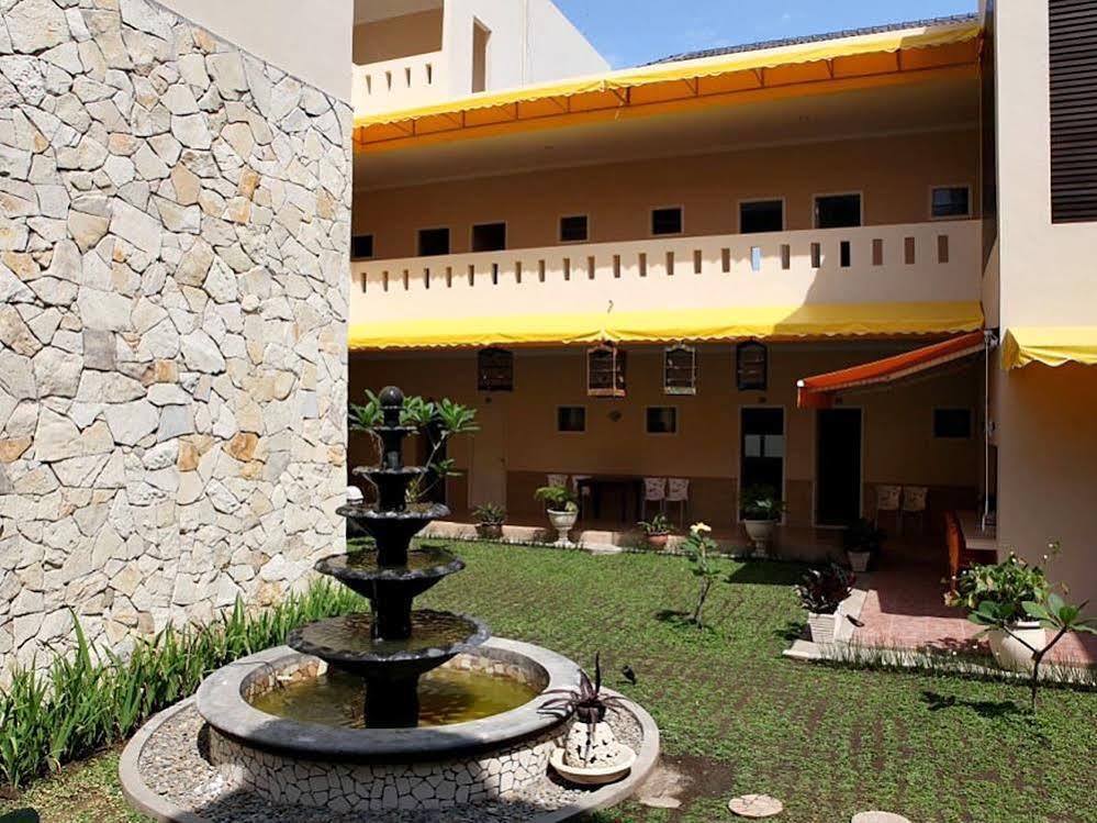 Roemah Moesi Hotel Medan Buitenkant foto
